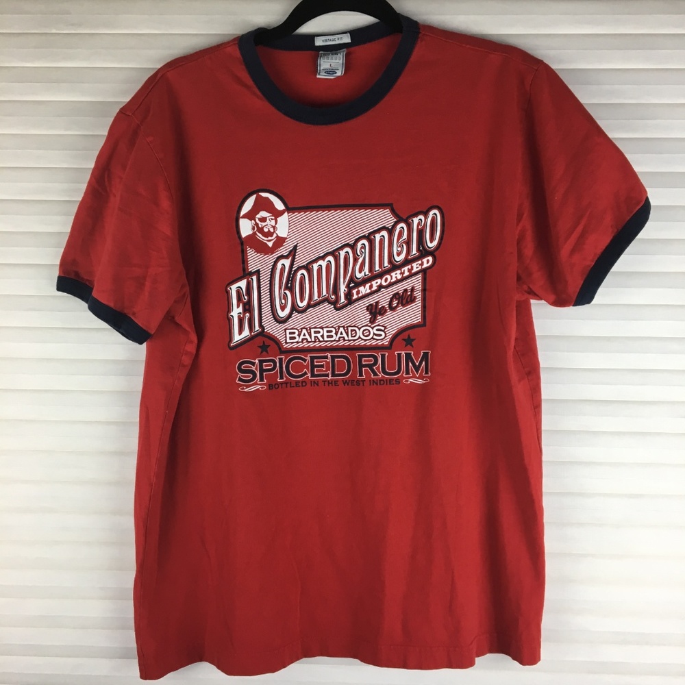 Old Navy Men's Red Graph Tee Size: Large